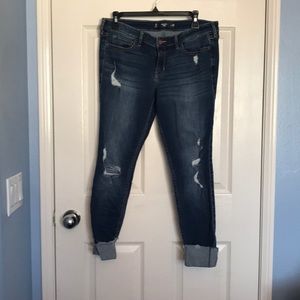 Hollister distressed jean